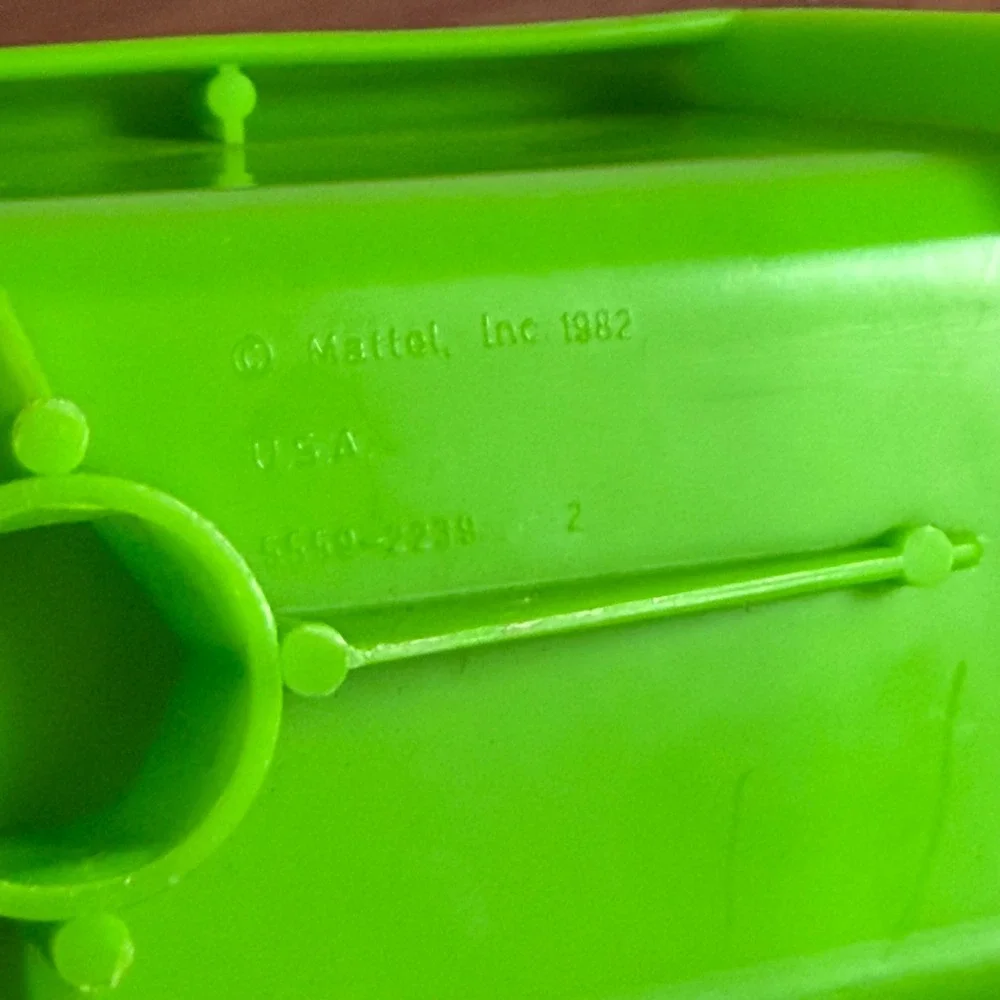 Vintage 1982 Mattel Barbie McDonalds Replacement Benches Green Plastic 2pc Set